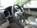 2013 Classic Silver Metallic Toyota Highlander V6 4WD  photo #17