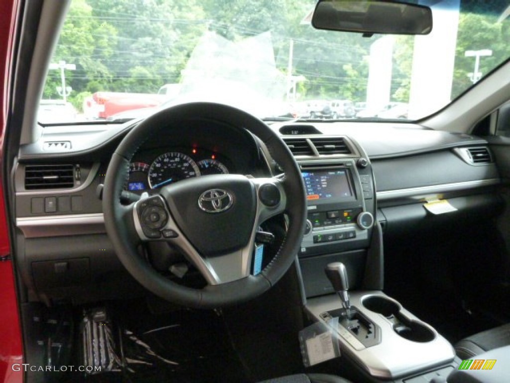 2013 Camry SE - Barcelona Red Metallic / Black photo #13