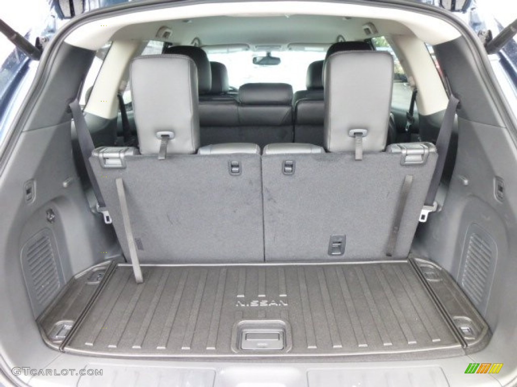 2014 Nissan Pathfinder SL AWD Trunk Photos