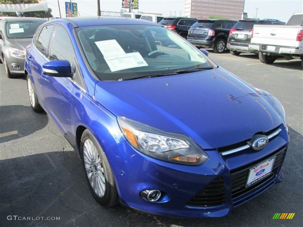 2012 Focus Titanium 5-Door - Sonic Blue Metallic / Arctic White Leather photo #1