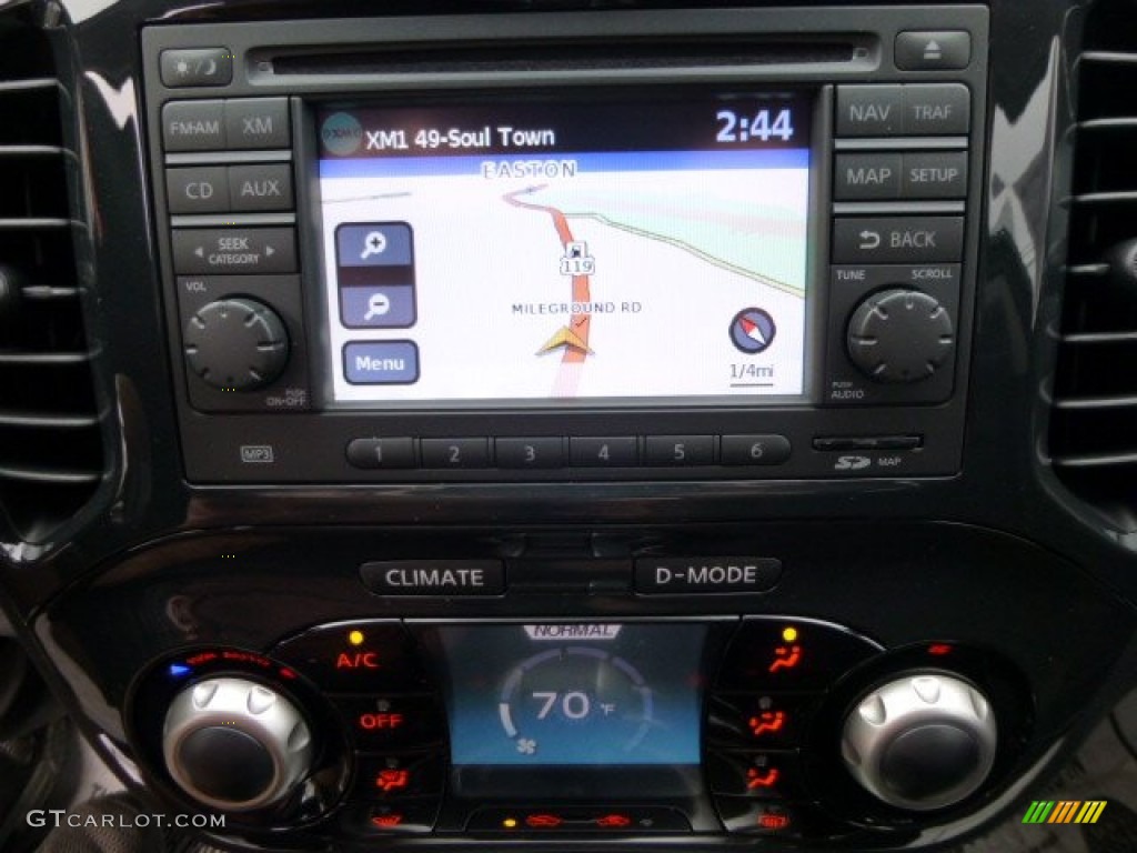 2013 Juke SV AWD - Metallic Bronze / Black/Silver Trim photo #19