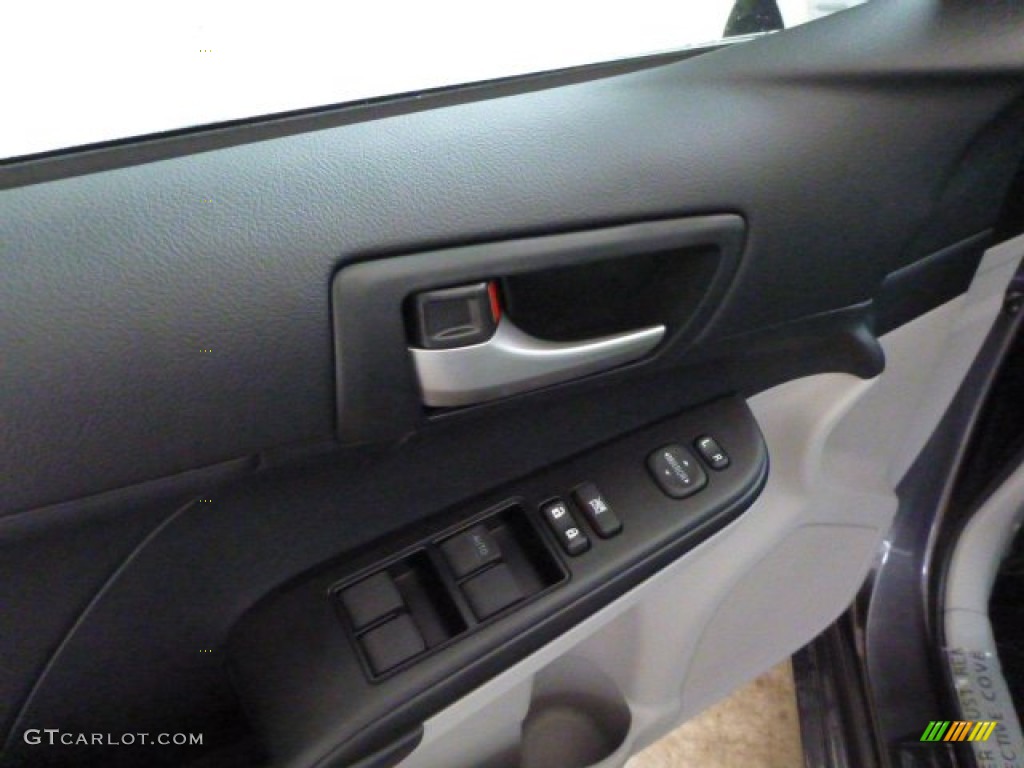 2013 Camry L - Magnetic Gray Metallic / Ash photo #15