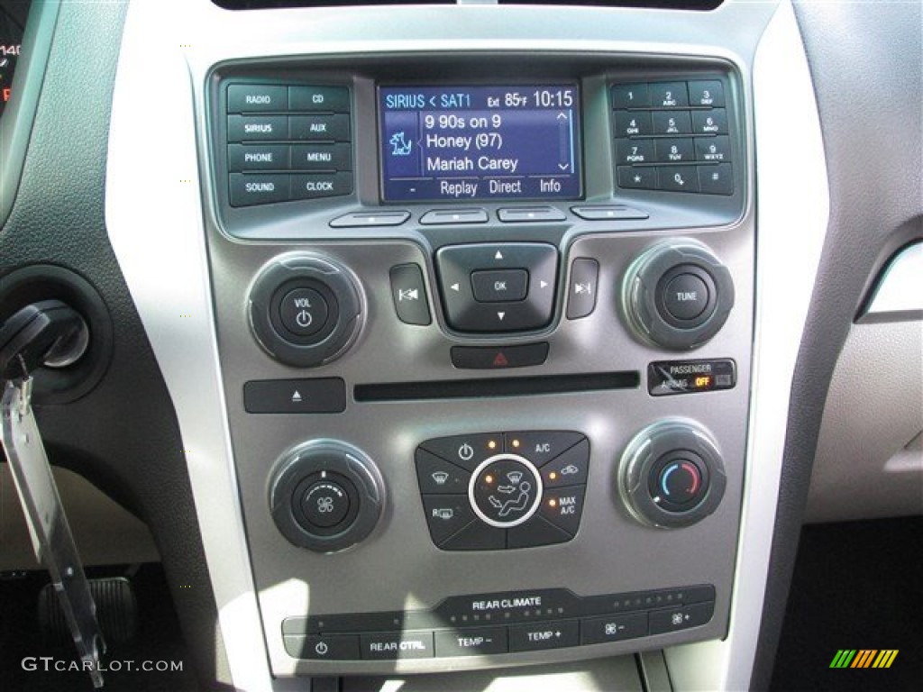 2014 Ford Explorer FWD Controls Photos