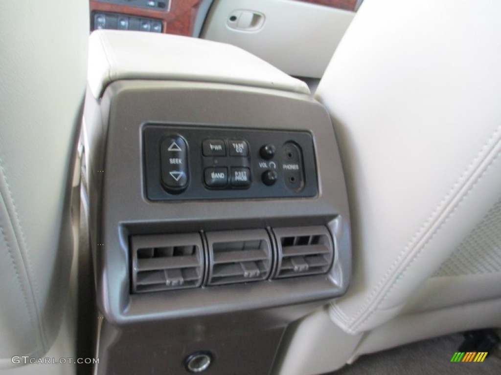 2004 Rendezvous Ultra AWD - Black / Light Gray photo #24