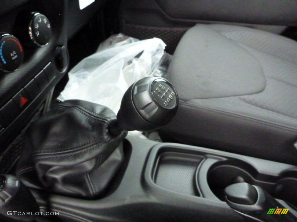 2014 Jeep Wrangler Unlimited Sport 4x4 6 Speed Manual Transmission Photo #84472118