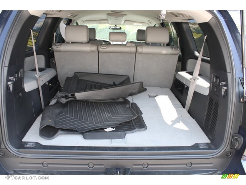 2009 Sequoia SR5 4x4 - Nautical Blue Metallic / Graphite Gray photo #25