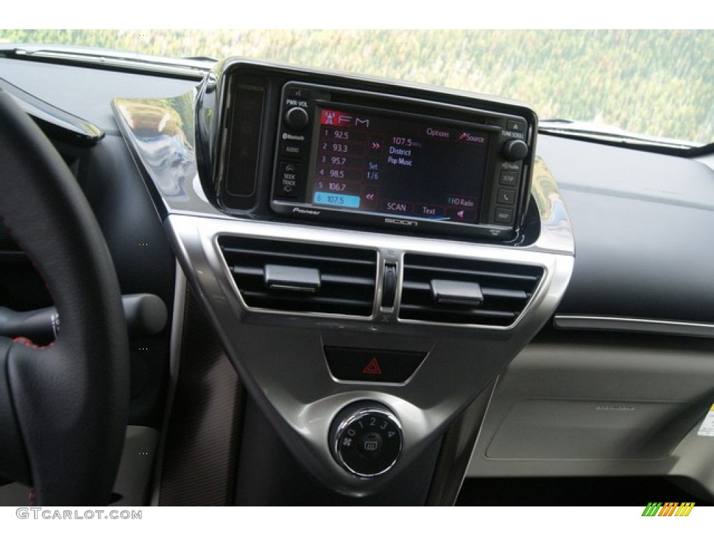 2014 Scion iQ Series Limited Edition Controls Photos