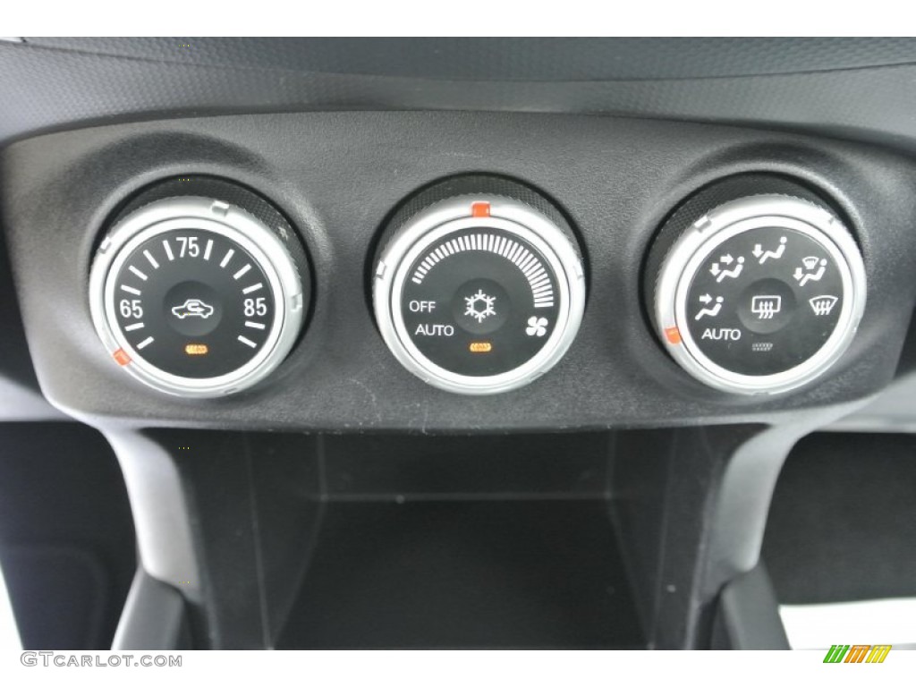 2009 Mitsubishi Outlander XLS 4WD Controls Photos