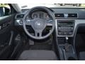 Black - Passat 2.5L S Photo No. 15