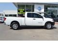 Blizzard White - Titan SE King Cab Photo No. 6