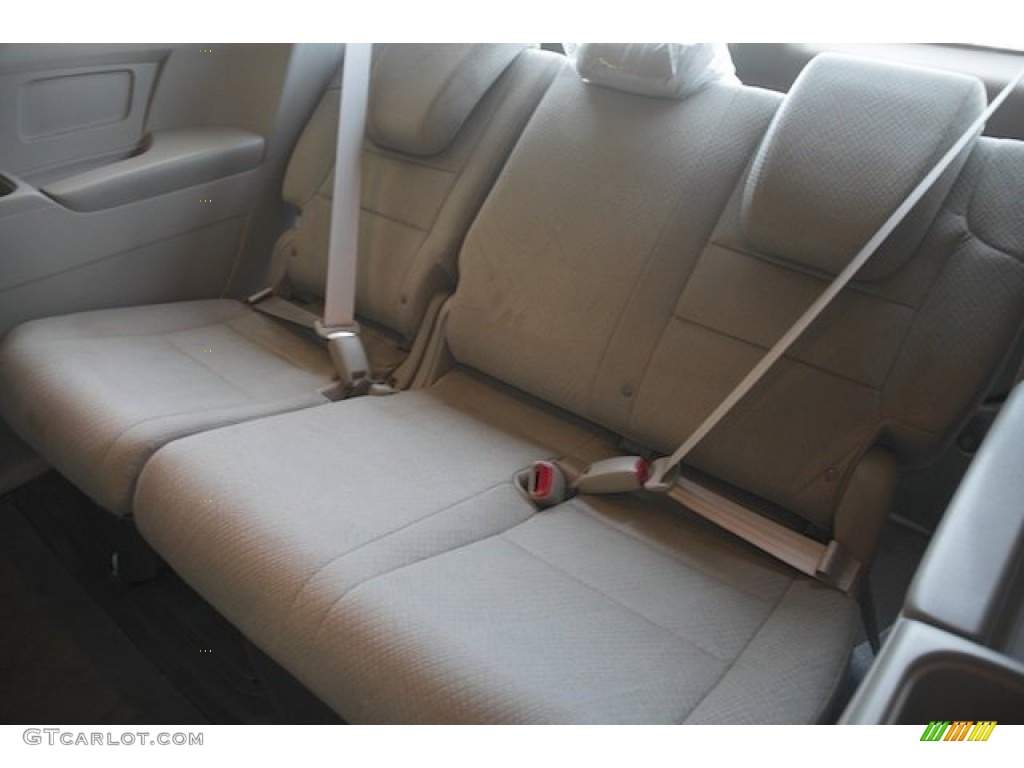 2014 Honda Odyssey LX Rear Seat Photos