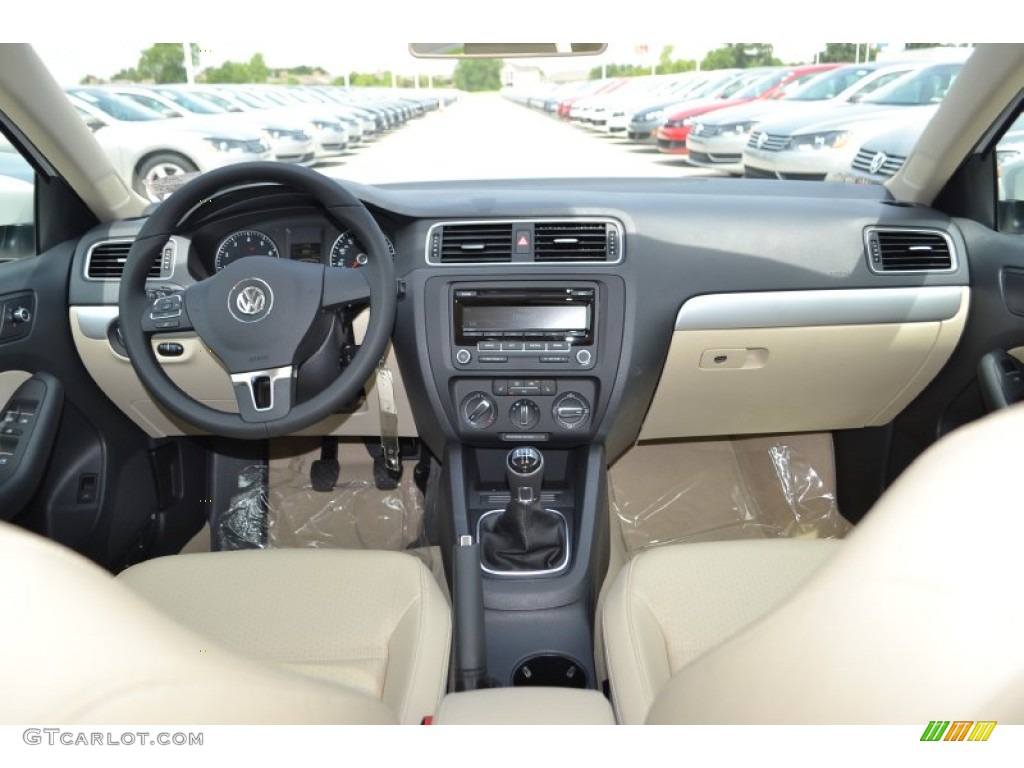 2014 Volkswagen Jetta SE Sedan Cornsilk Beige Dashboard Photo #84474950