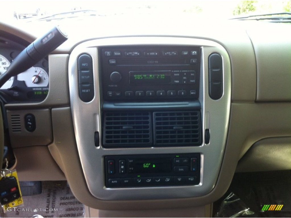 2004 Mercury Mountaineer V8 Premier AWD Controls Photo #84476594