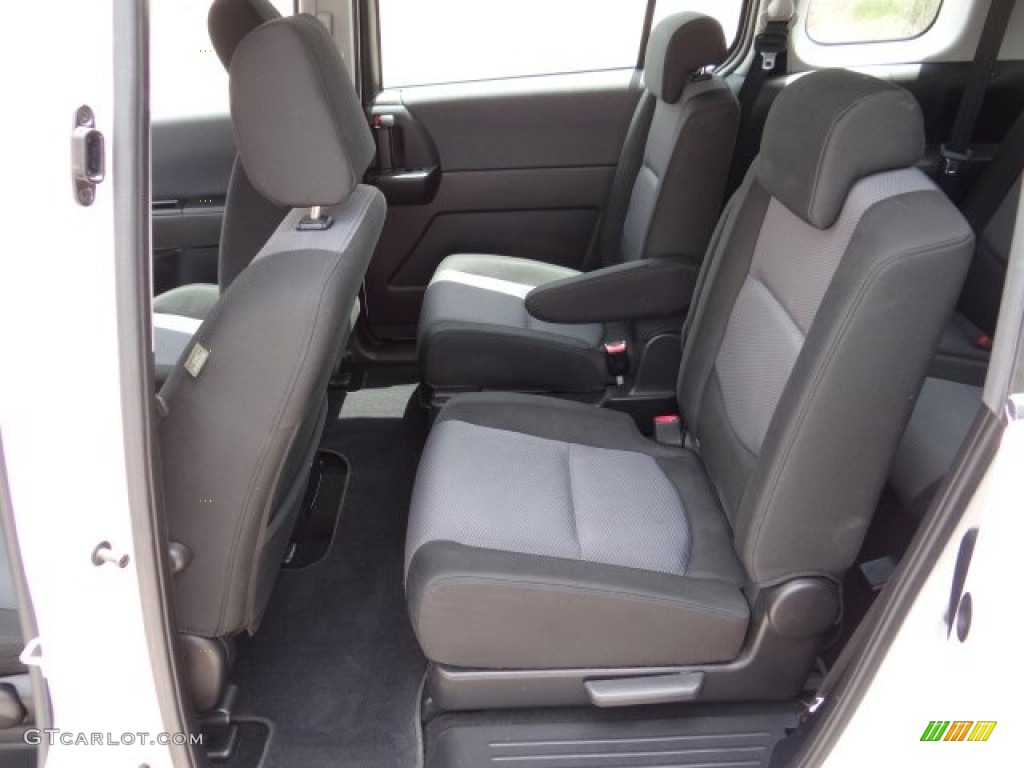 2006 MAZDA5 Sport - Whitewater Pearl / Black photo #15