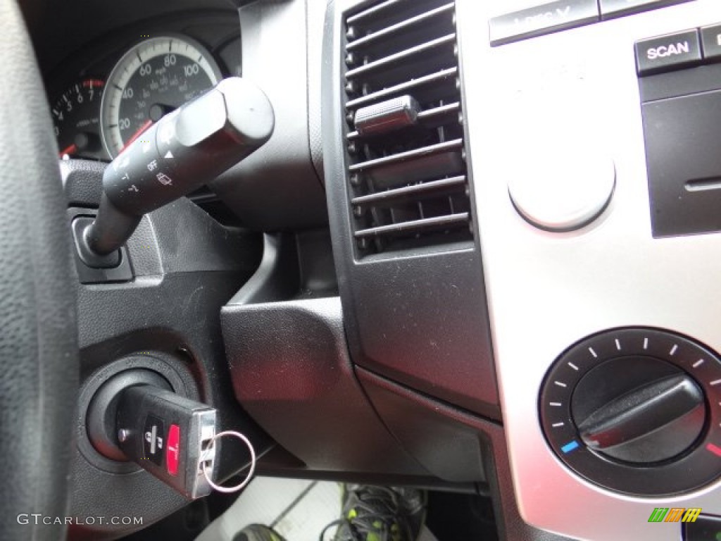 2006 MAZDA5 Sport - Whitewater Pearl / Black photo #35