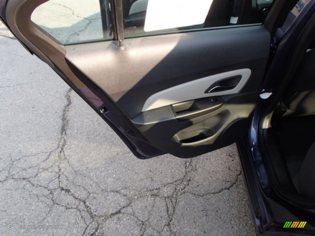 2014 Cruze LS - Atlantis Blue Metallic / Jet Black/Medium Titanium photo #13