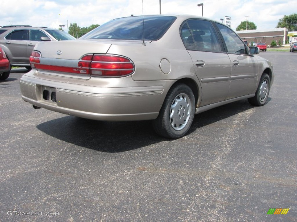 Light Sandrift Metallic 1998 Oldsmobile Cutlass GL Exterior Photo #84484533
