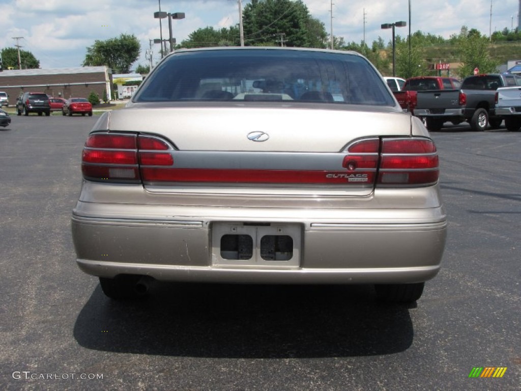 1998 Cutlass GL - Light Sandrift Metallic / Neutral photo #6