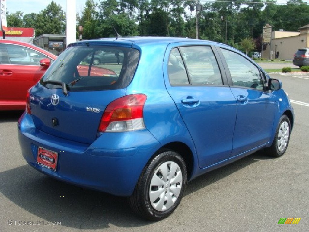 2010 Yaris 5 Door Liftback - Blazing Blue Pearl / Dark Charcoal photo #4