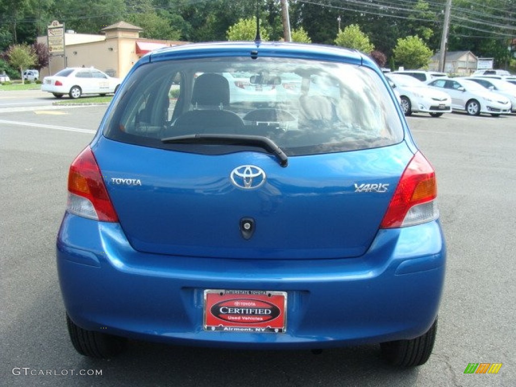 2010 Yaris 5 Door Liftback - Blazing Blue Pearl / Dark Charcoal photo #5