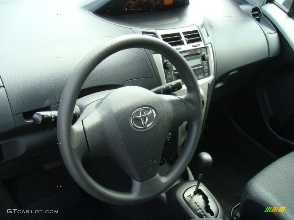 2010 Yaris 5 Door Liftback - Blazing Blue Pearl / Dark Charcoal photo #10