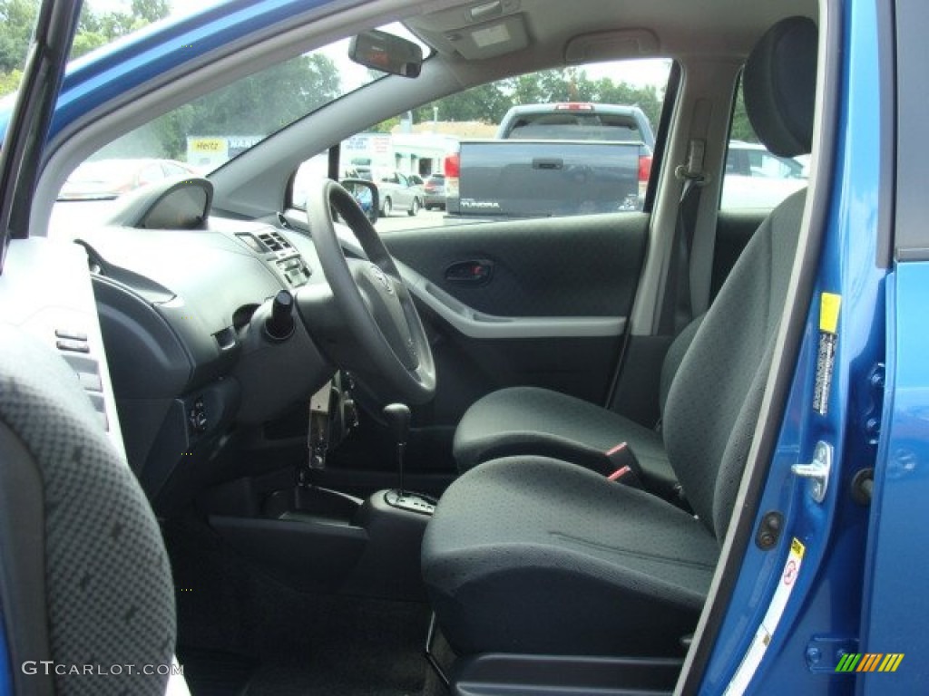 2010 Yaris 5 Door Liftback - Blazing Blue Pearl / Dark Charcoal photo #11