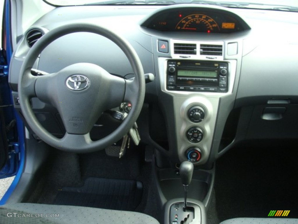 2010 Yaris 5 Door Liftback - Blazing Blue Pearl / Dark Charcoal photo #12