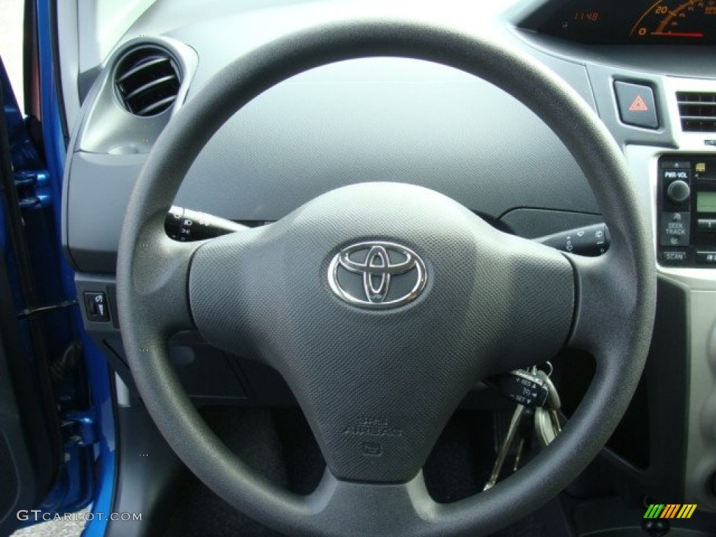 2010 Yaris 5 Door Liftback - Blazing Blue Pearl / Dark Charcoal photo #13