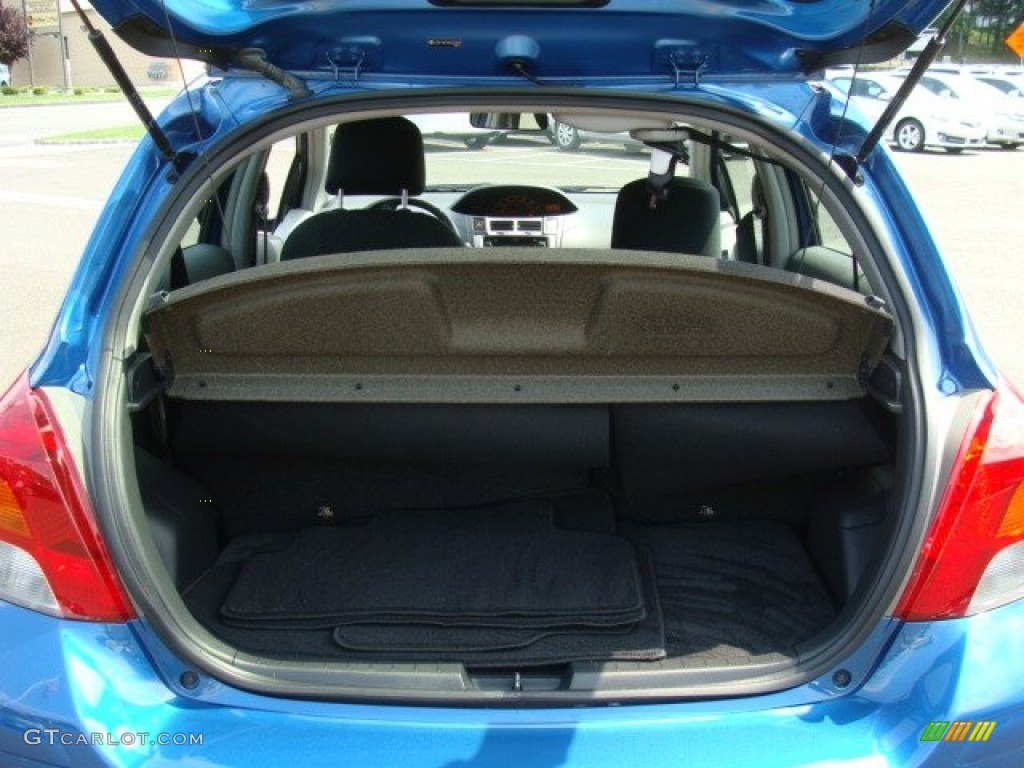 2010 Yaris 5 Door Liftback - Blazing Blue Pearl / Dark Charcoal photo #18