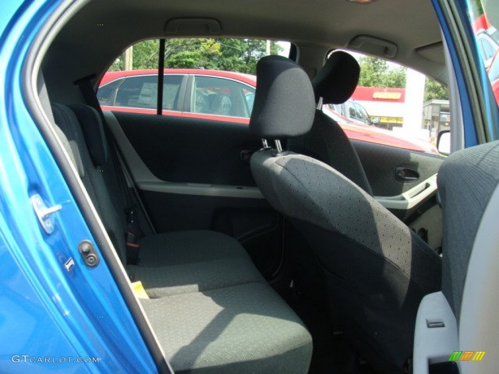 2010 Yaris 5 Door Liftback - Blazing Blue Pearl / Dark Charcoal photo #19