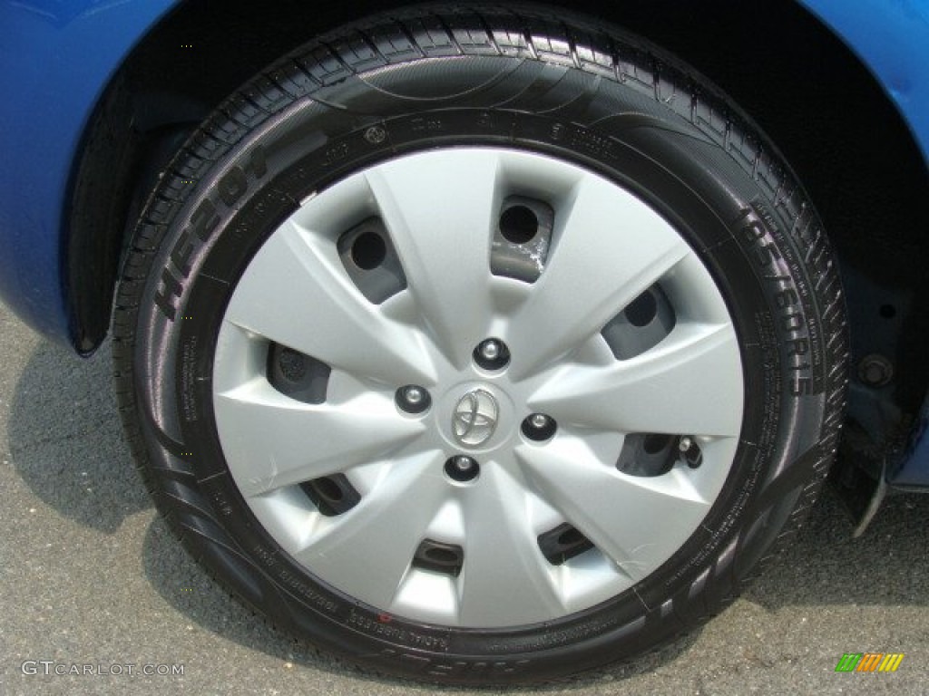 2010 Yaris 5 Door Liftback - Blazing Blue Pearl / Dark Charcoal photo #23