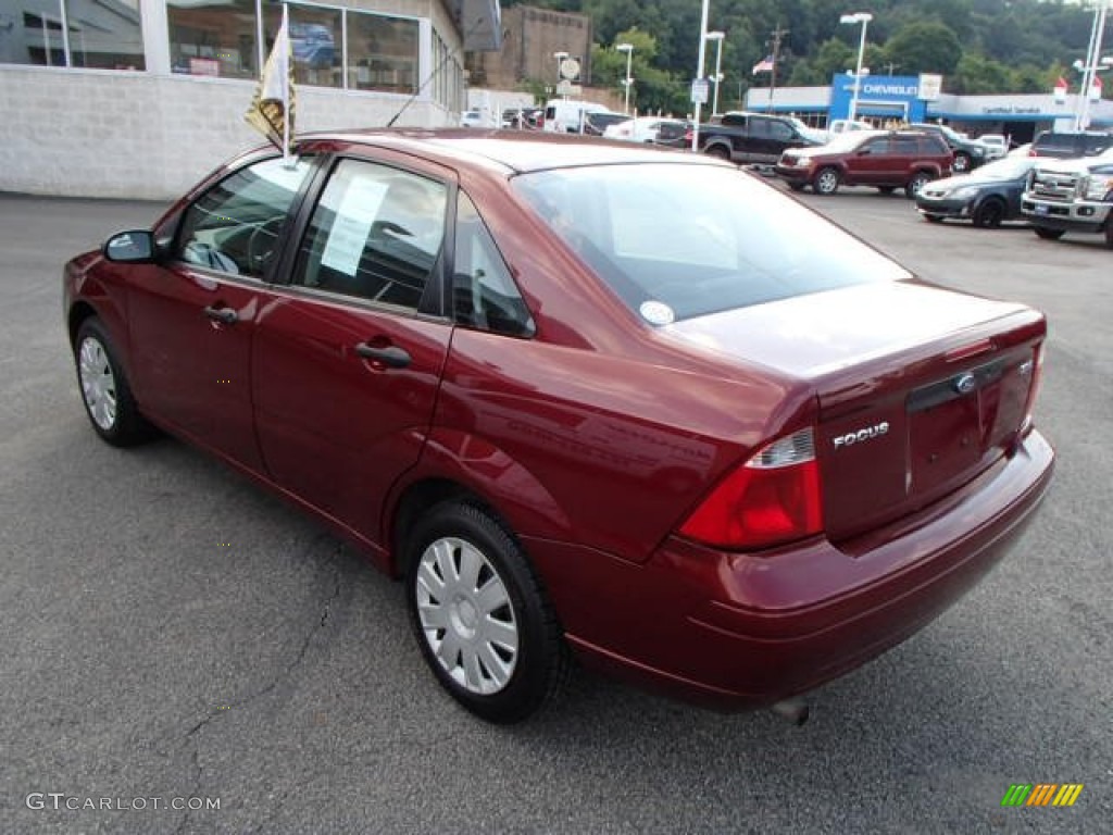 2006 Focus ZX4 S Sedan - Dark Toreador Red Metallic / Dark Flint/Light Flint photo #6