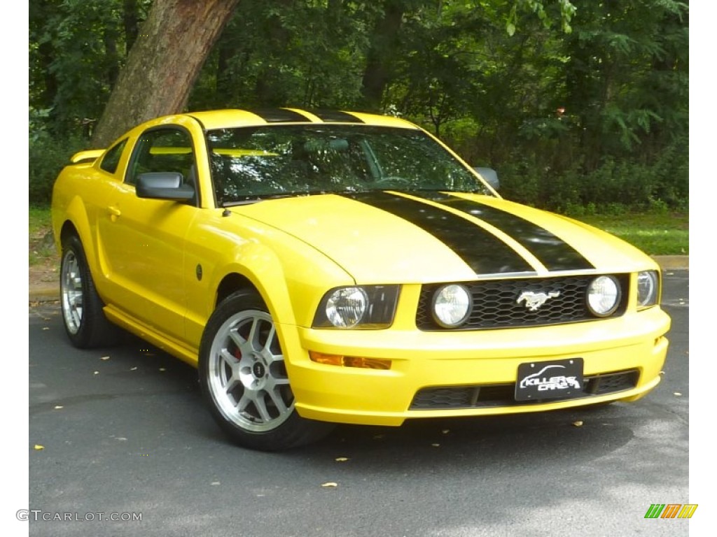 2006 Mustang GT Deluxe Coupe - Screaming Yellow / Light Graphite photo #1