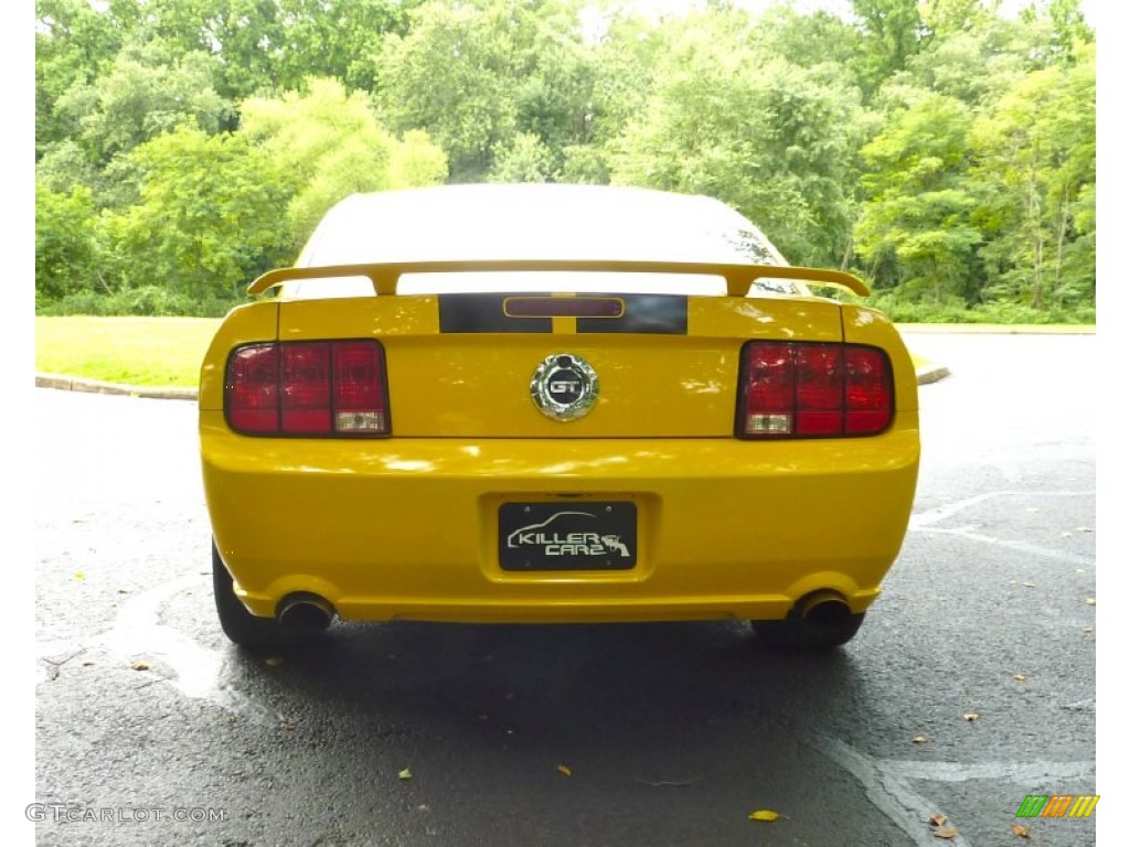 2006 Mustang GT Deluxe Coupe - Screaming Yellow / Light Graphite photo #6