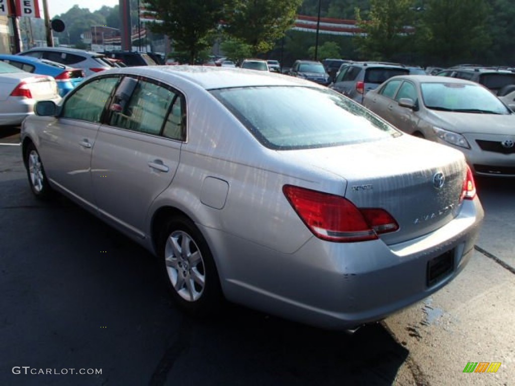 2006 Avalon XL - Titanium Metallic / Light Gray photo #11