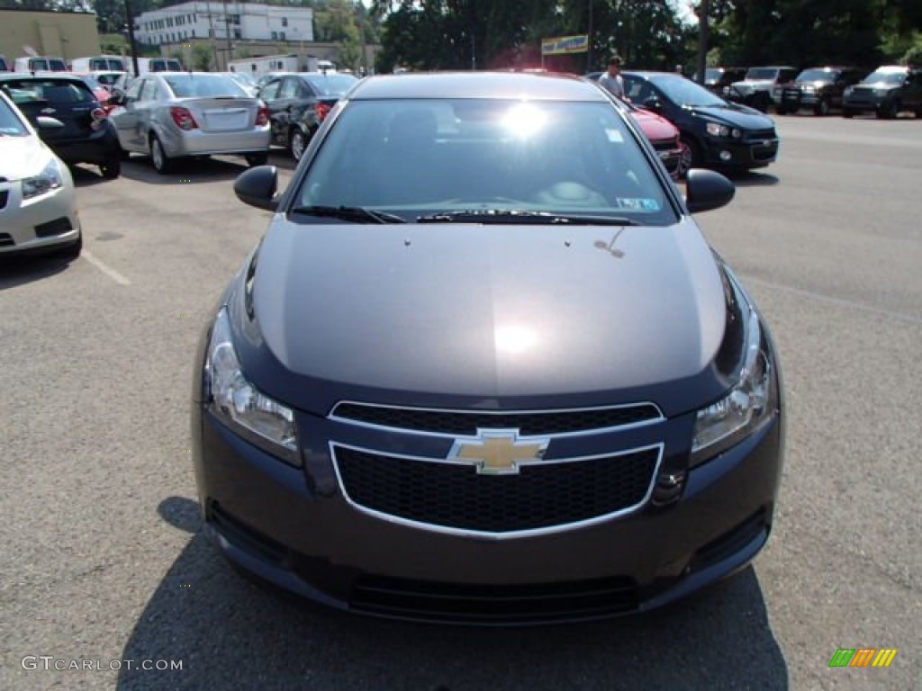 2014 Cruze LS - Tungsten Metallic / Jet Black/Medium Titanium photo #3