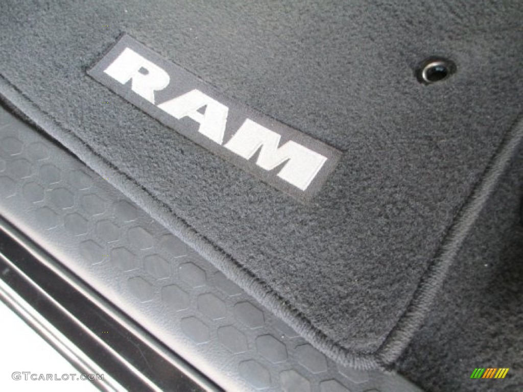 2010 Ram 1500 ST Quad Cab 4x4 - Brilliant Black Crystal Pearl / Dark Slate/Medium Graystone photo #37