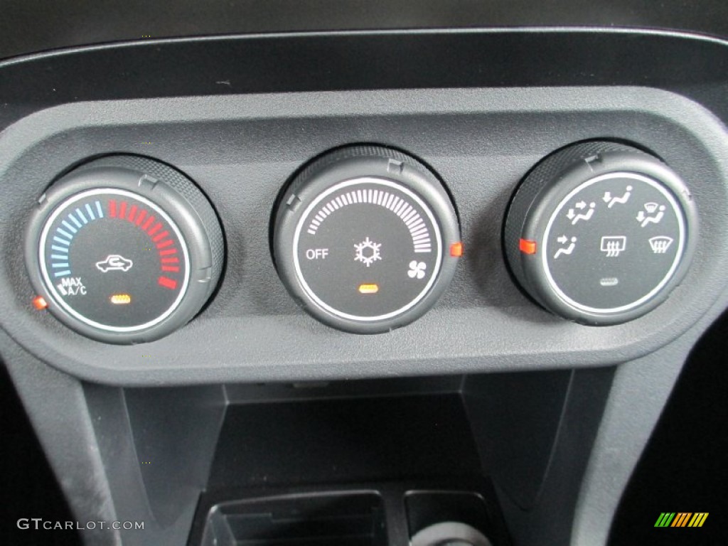 2014 Mitsubishi Lancer ES Controls Photo #84498786