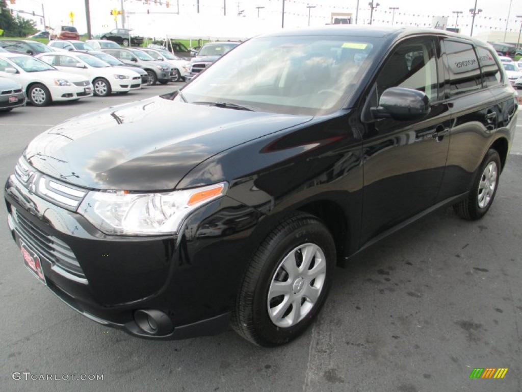Labrador Black Pearl 2014 Mitsubishi Outlander ES Exterior Photo #84498984