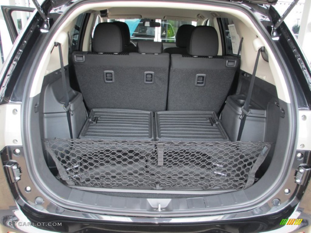 2014 Mitsubishi Outlander ES Trunk Photos