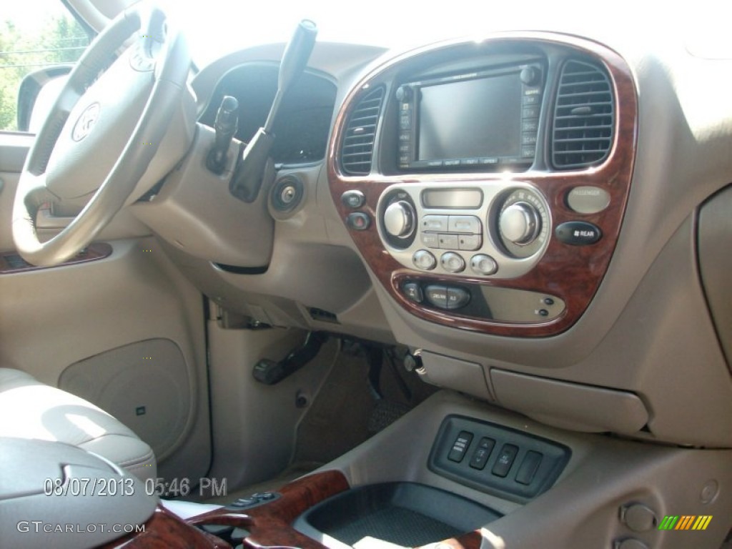 2007 Sequoia Limited 4WD - Black / Taupe photo #10