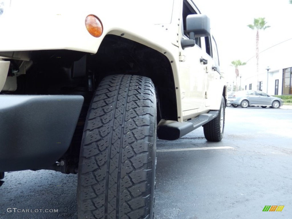 2011 Wrangler Unlimited Sahara 4x4 - Sahara Tan / Black/Dark Saddle photo #12