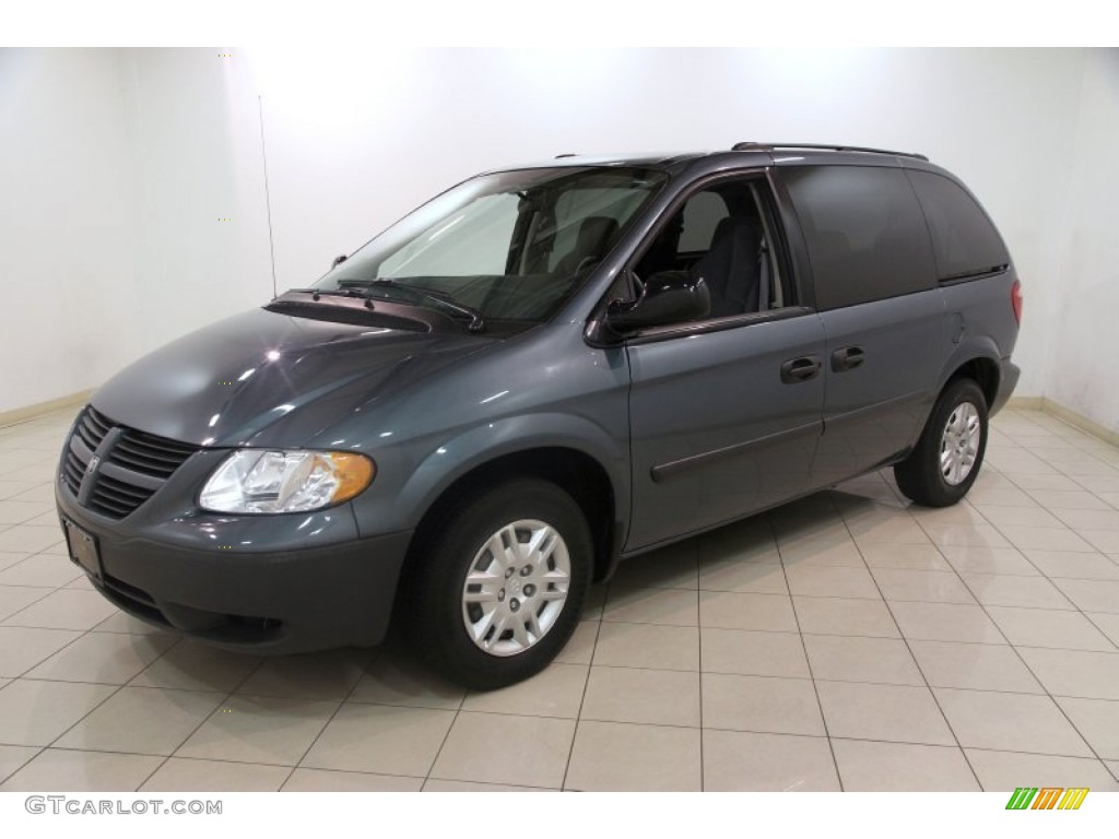 2005 Caravan SE - Magnesium Green Pearl / Medium Slate Gray photo #3