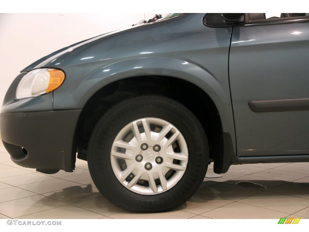 2005 Caravan SE - Magnesium Green Pearl / Medium Slate Gray photo #14