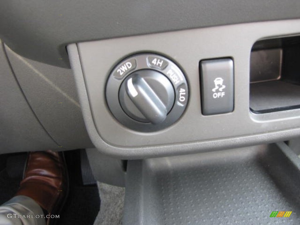 2012 Xterra S 4x4 - Metallic Green / Gray photo #26