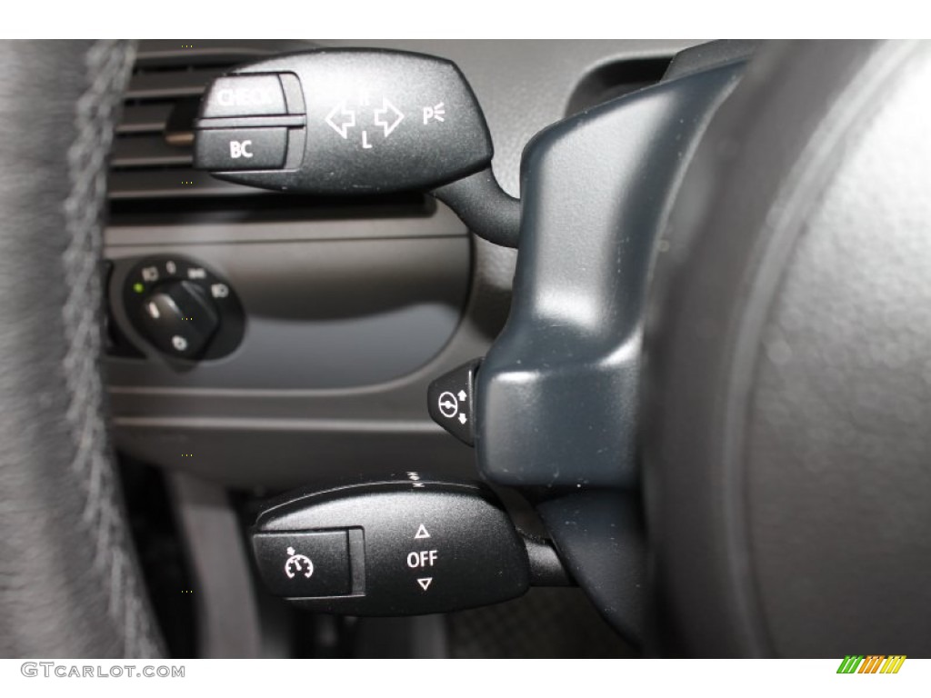 2005 BMW 6 Series 645i Convertible Controls Photo #84515367