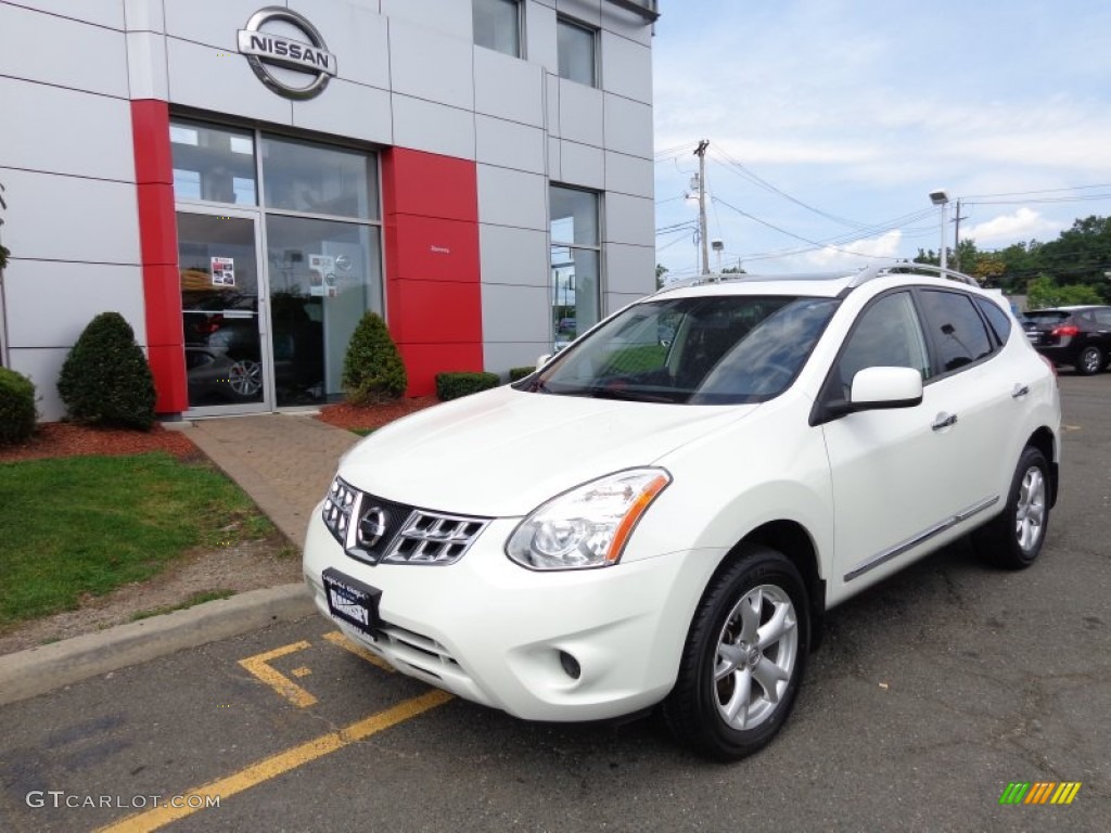 2011 Rogue SV AWD - Pearl White / Black photo #1