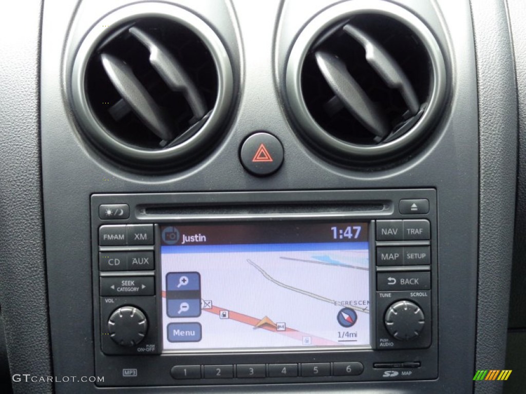 2011 Rogue SV AWD - Pearl White / Black photo #13