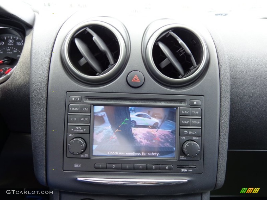 2011 Rogue SV AWD - Pearl White / Black photo #14