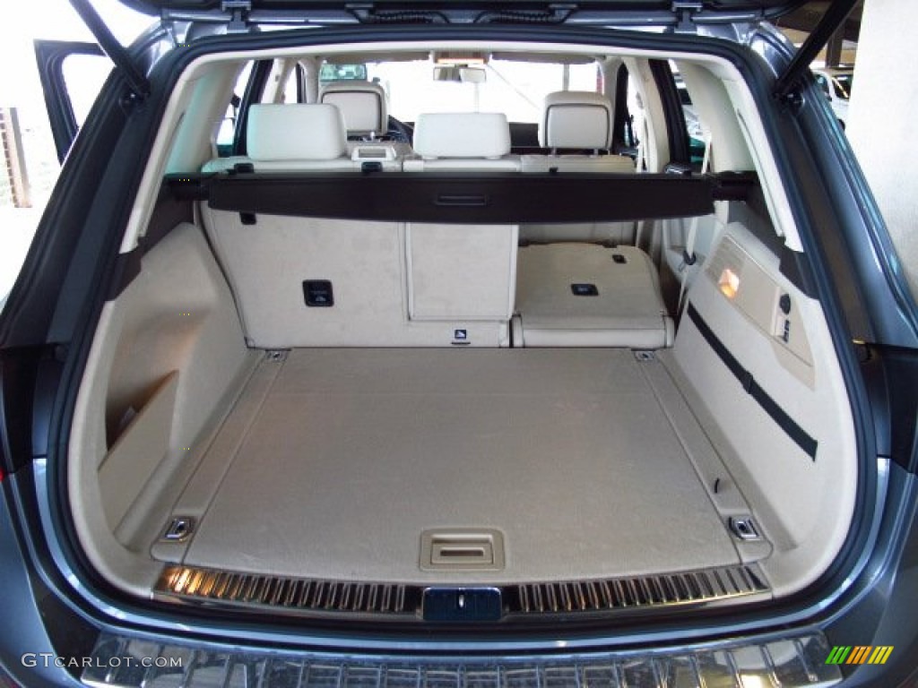 2014 Volkswagen Touareg V6 Lux 4Motion Trunk Photos